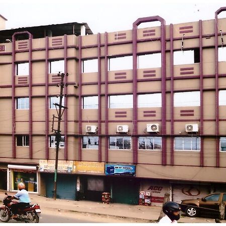 Hotel Vinayak Māldah Kültér fotó