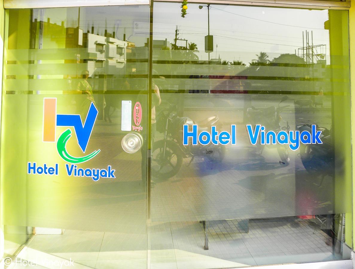 Hotel Vinayak Māldah Kültér fotó