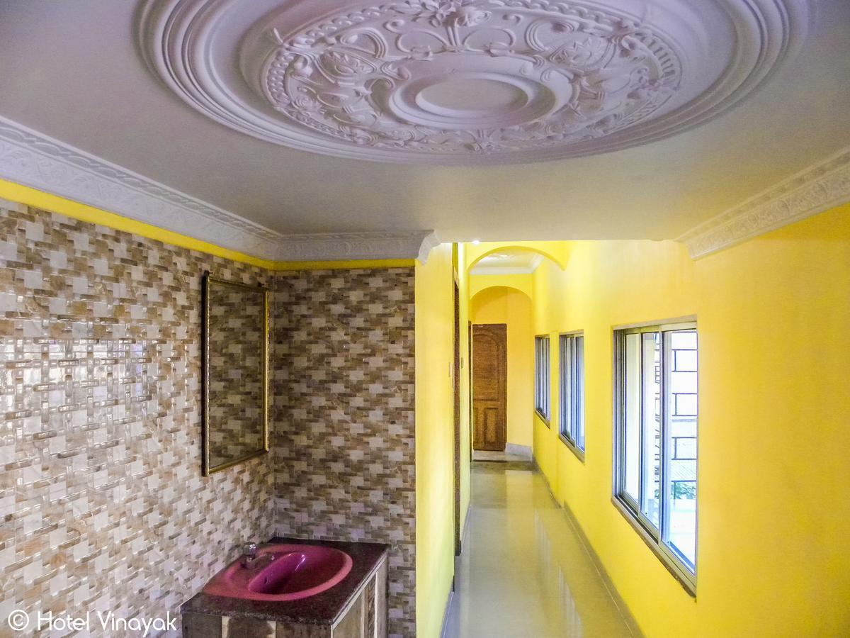Hotel Vinayak Māldah Kültér fotó