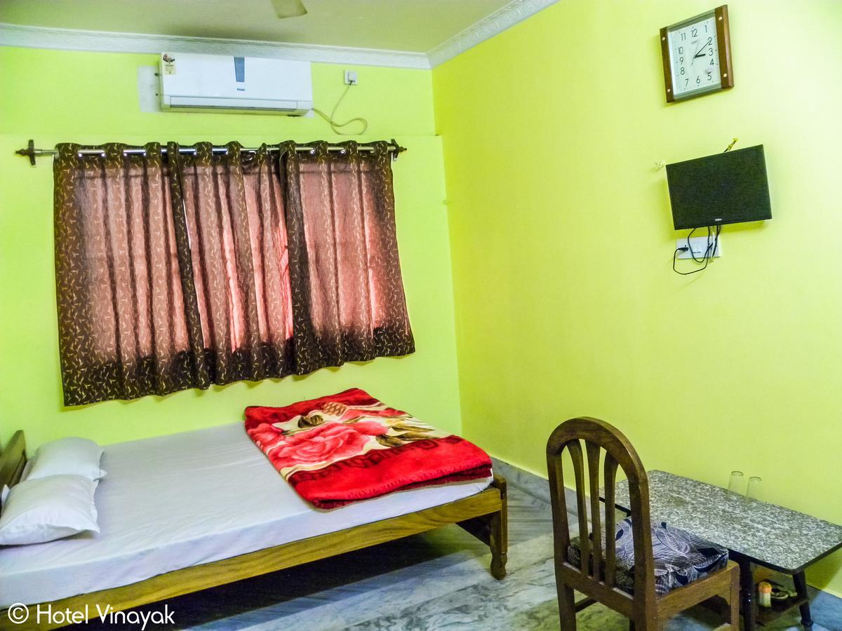 Hotel Vinayak Māldah Kültér fotó